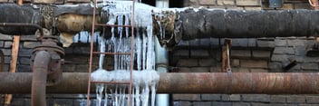 Eingefrorene Wasserleitung – Ursachen, Vorbeugung und Versicherung